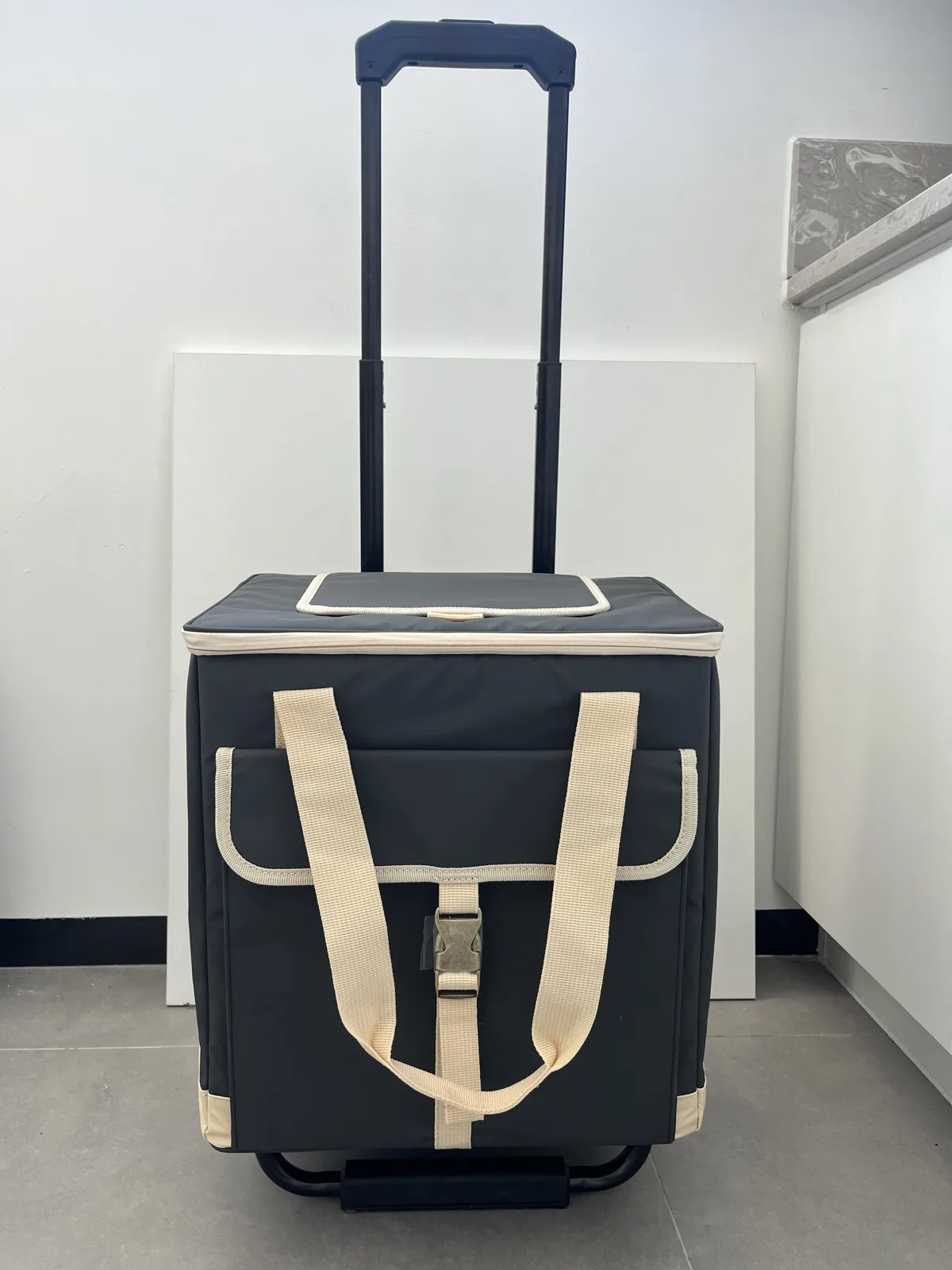 Custom private label rolling cooler bag with trolley